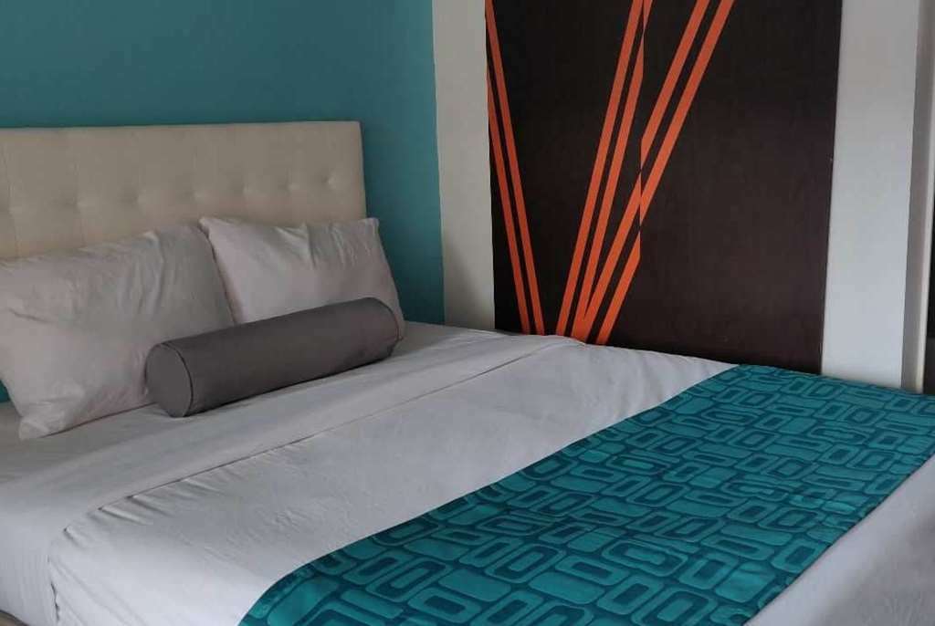 Howard Johnson By Wyndham Downtown Reno Kamer foto